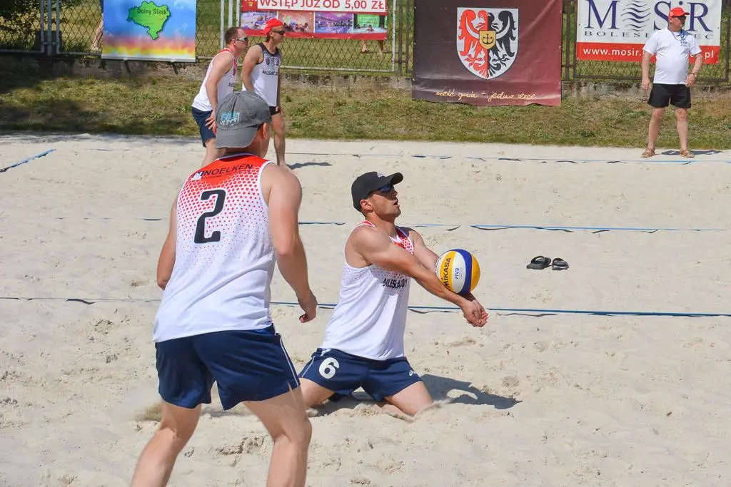 Ruszyły mistrzostwa strażaków w siatkówce plażowej