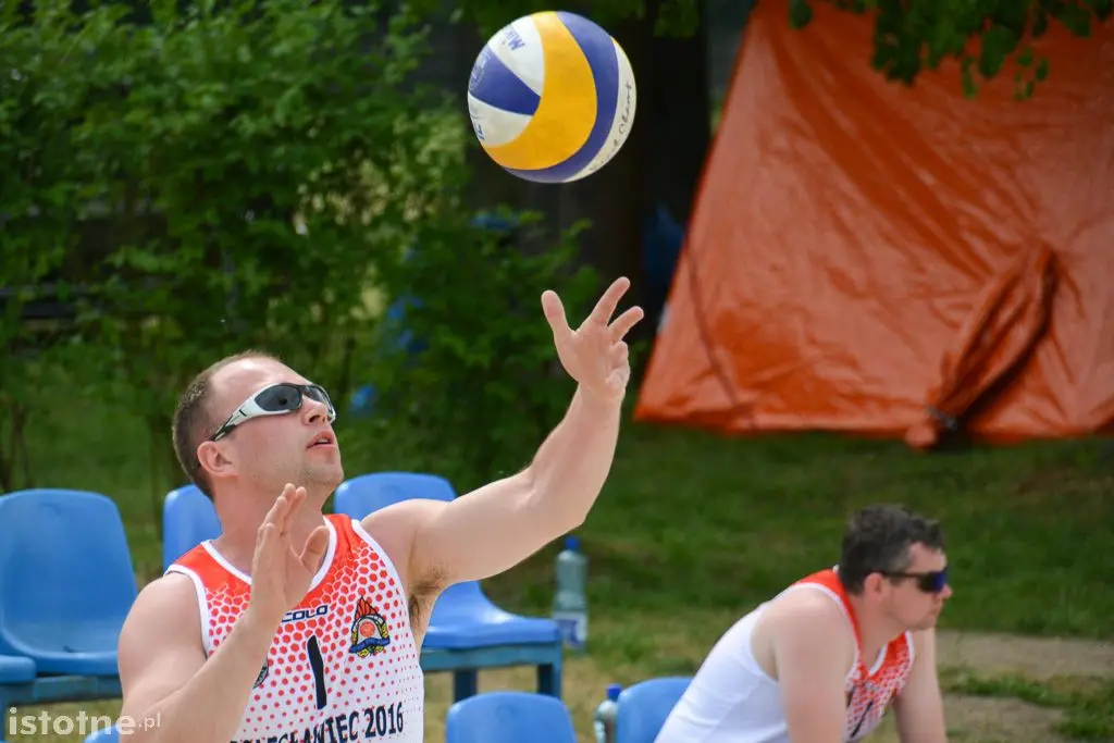 Za nami pierwszy dzień mistrzostw strażaków w plażówce