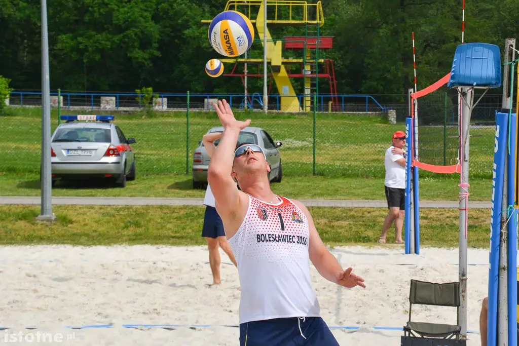 Za nami pierwszy dzień mistrzostw strażaków w plażówce