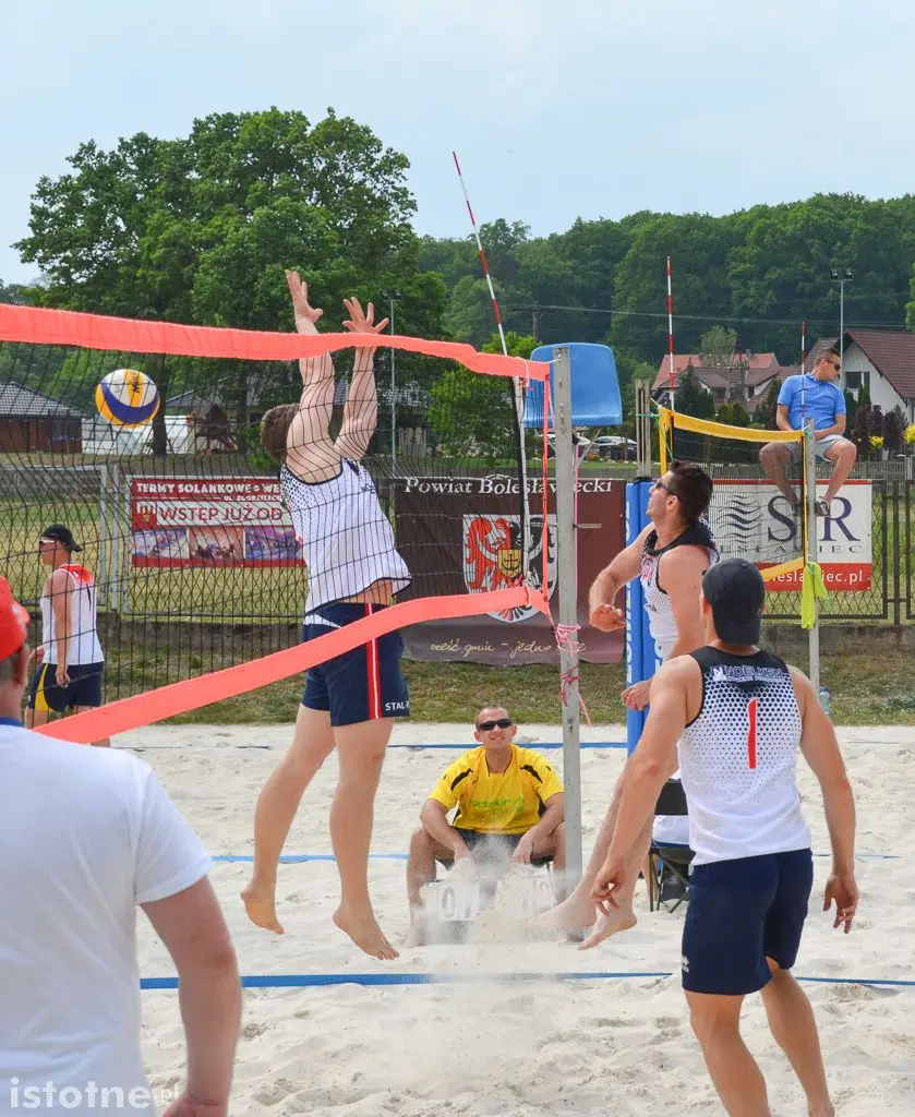 Za nami pierwszy dzień mistrzostw strażaków w plażówce