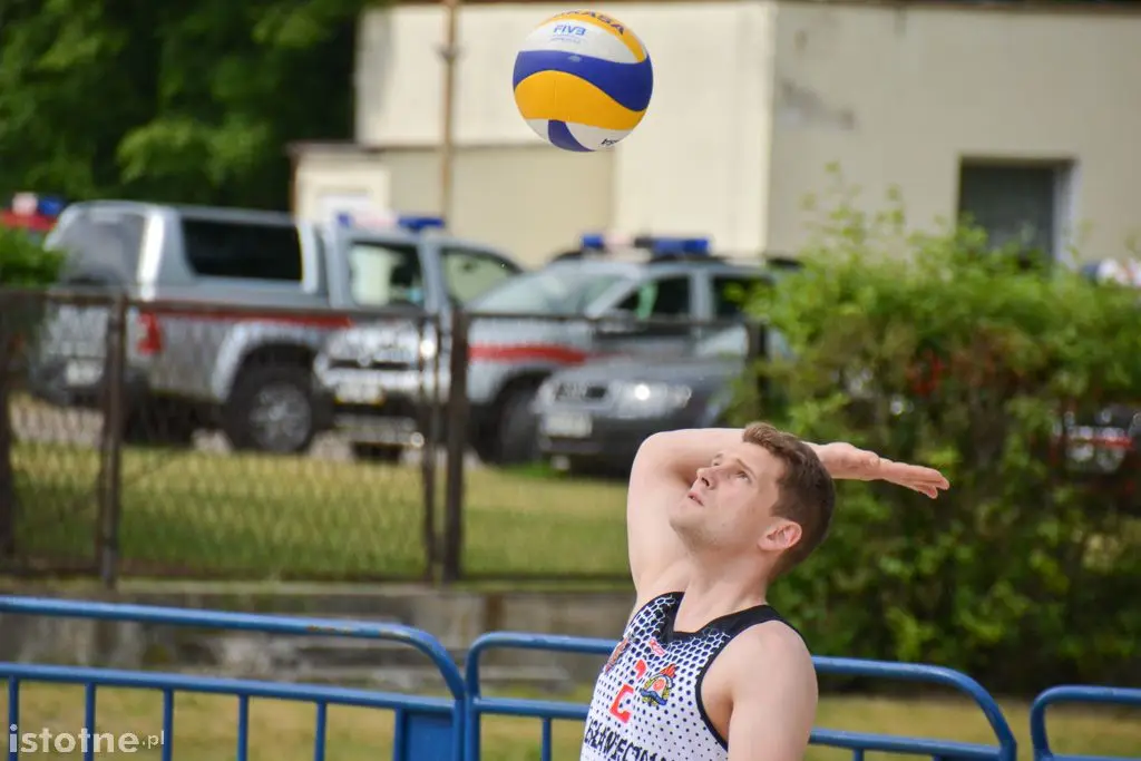 Za nami pierwszy dzień mistrzostw strażaków w plażówce