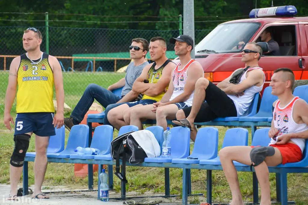 Za nami pierwszy dzień mistrzostw strażaków w plażówce