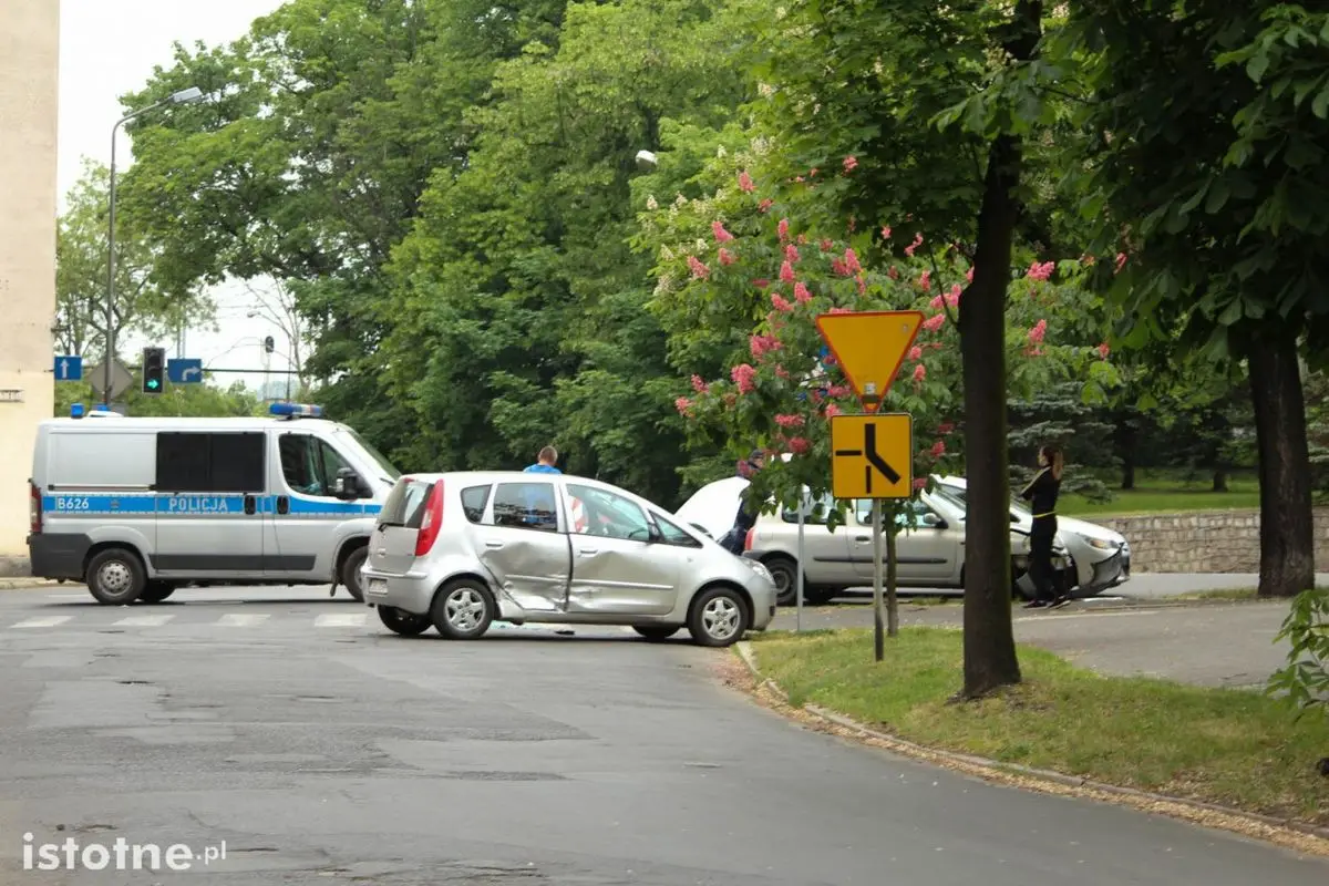 Kolizja na skrzyżowaniu ulic Tamka z Daszyńskiego