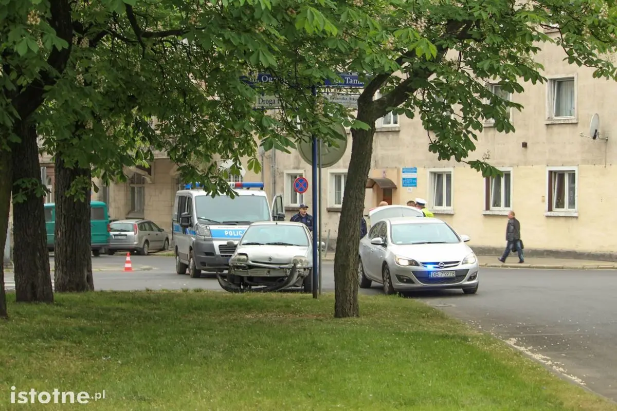 Kolizja na skrzyżowaniu ulic Tamka z Daszyńskiego