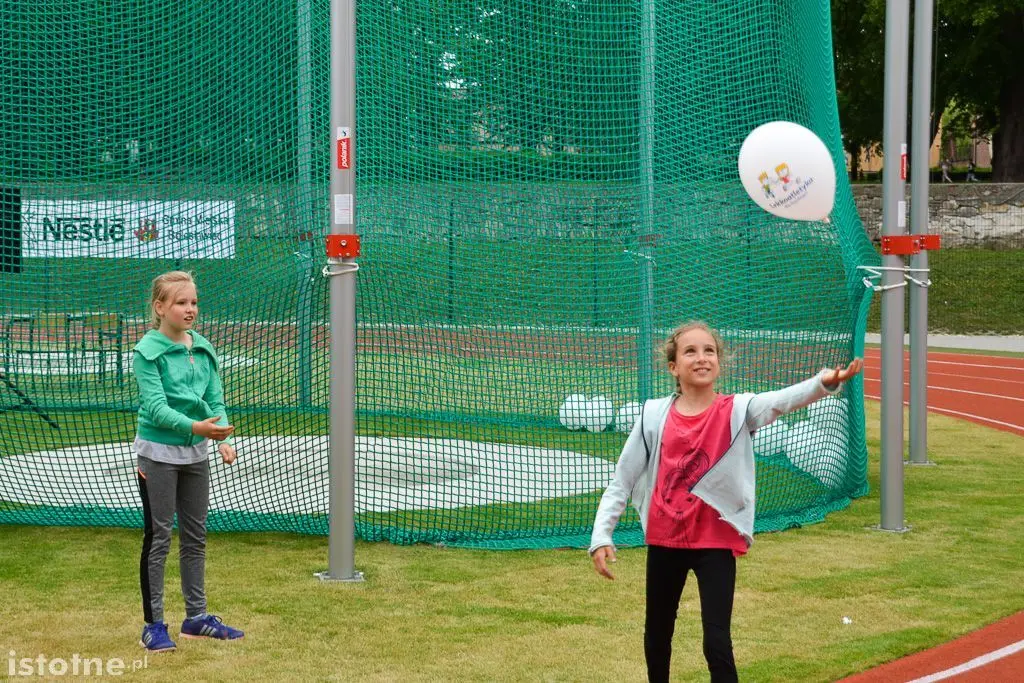 Eliminacje Nestle Cup na stadionie lekkoatletycznym