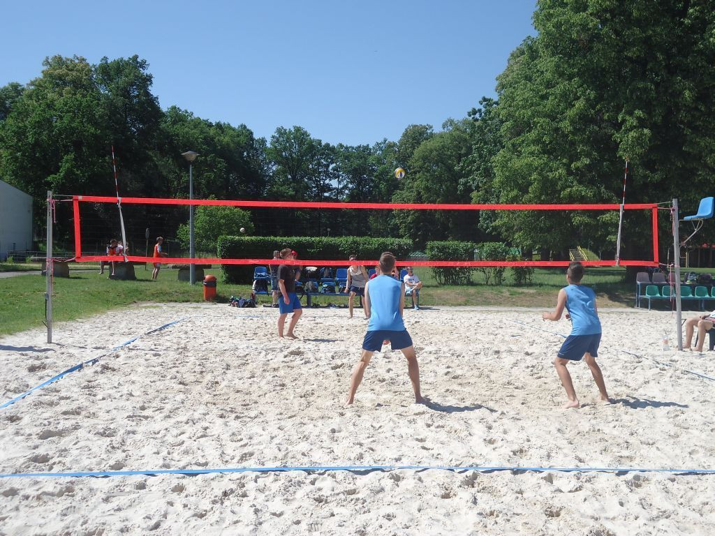 Siatkarze plażowi z „dwójki” trzeci w strefie