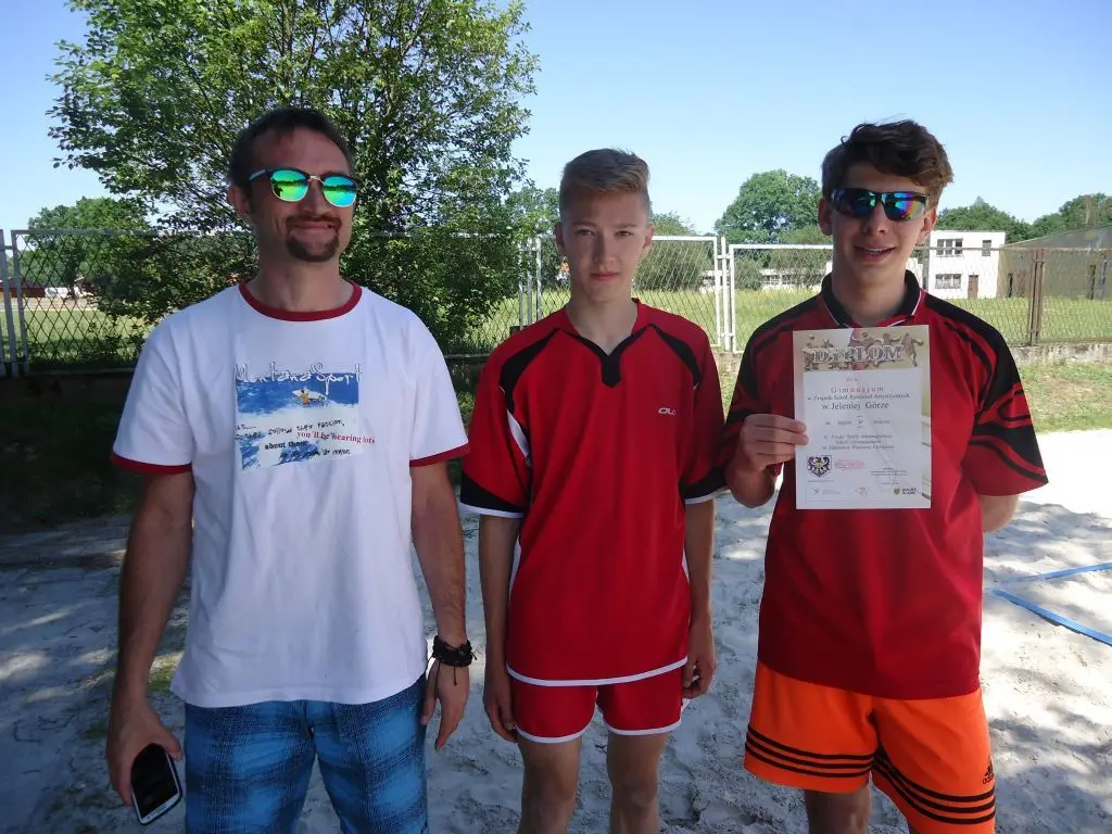 Siatkarze plażowi z „dwójki” trzeci w strefie