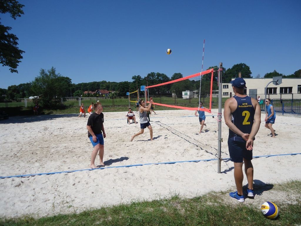 Siatkarze plażowi z „dwójki” trzeci w strefie