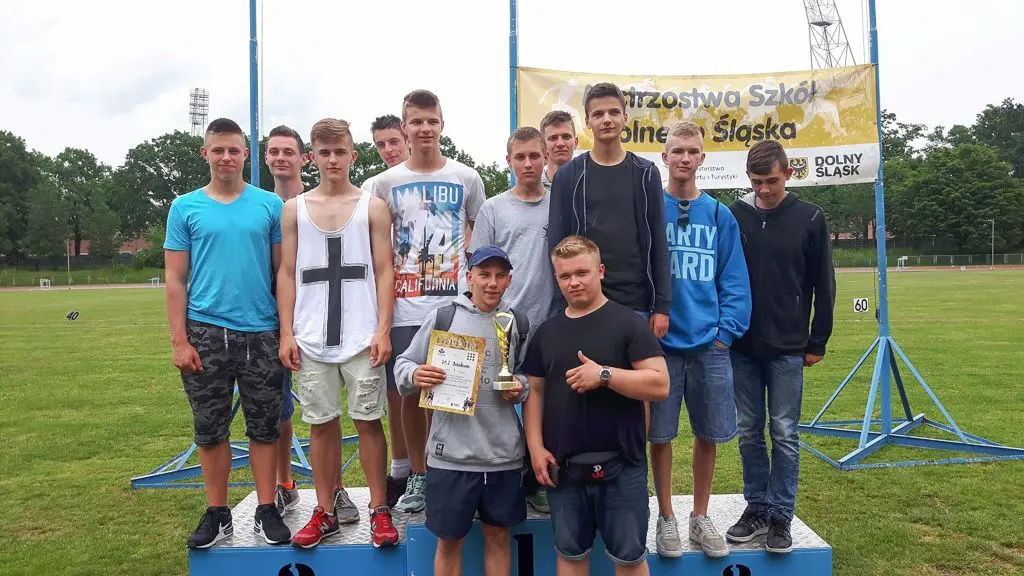 Lekkoatleci z Gimnazjum nr 2 najlepsi na Dolnym Śląsku