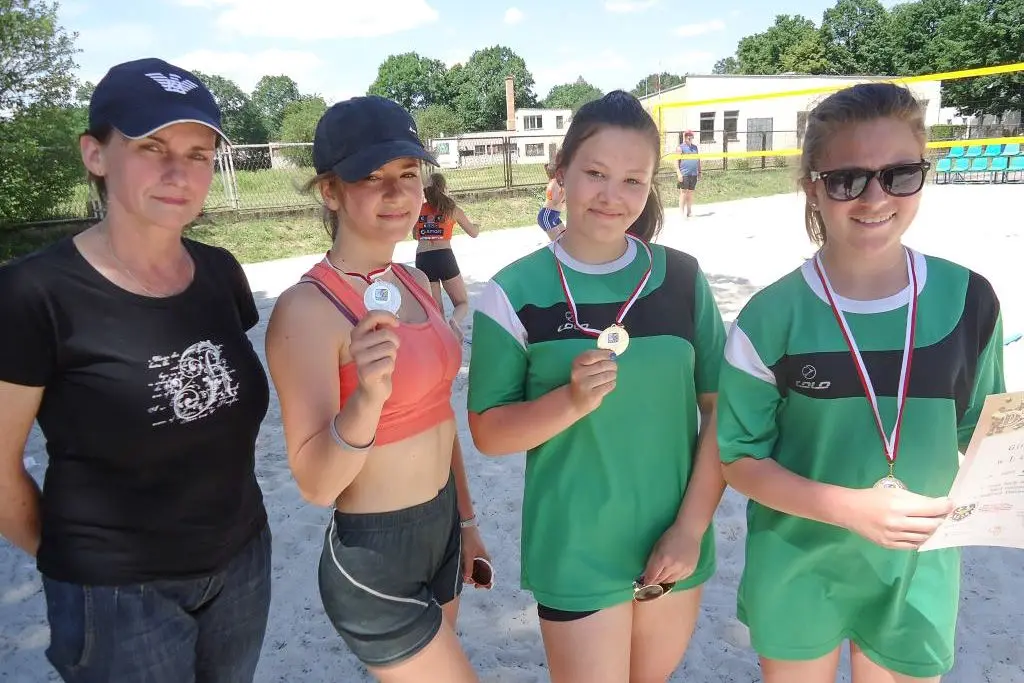 Siatkarki plażowe z „dwójki” w finale wojewódzkim