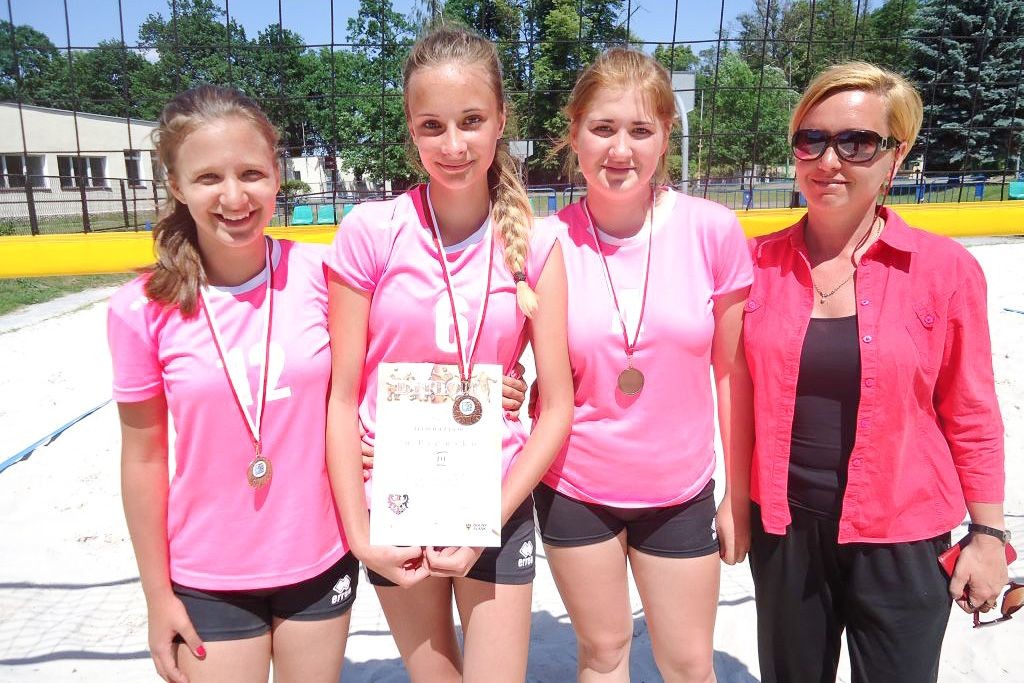 Siatkarki plażowe z „dwójki” w finale wojewódzkim