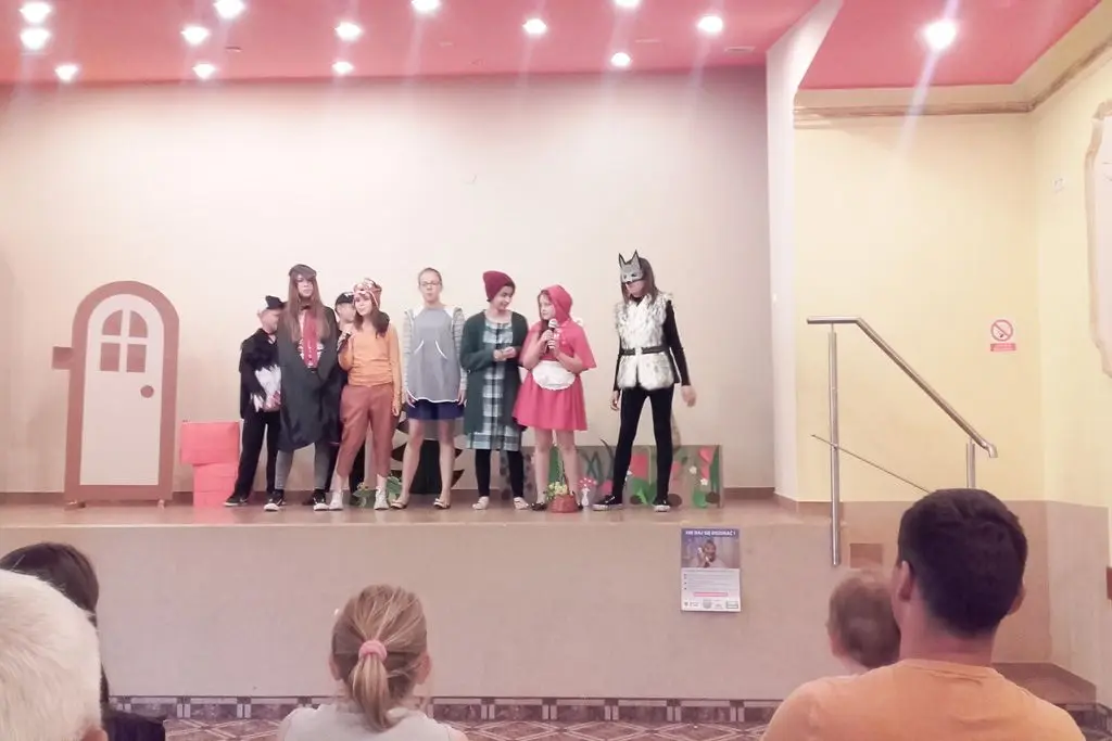 Wnuczkowie ostrzegali babcie i dziadów przed oszustami