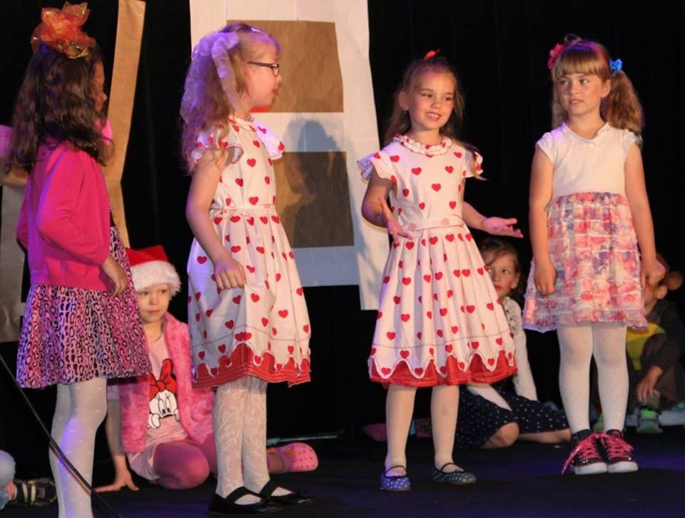 Spektakl dzieci ze Szkoły Podstawowej nr 2