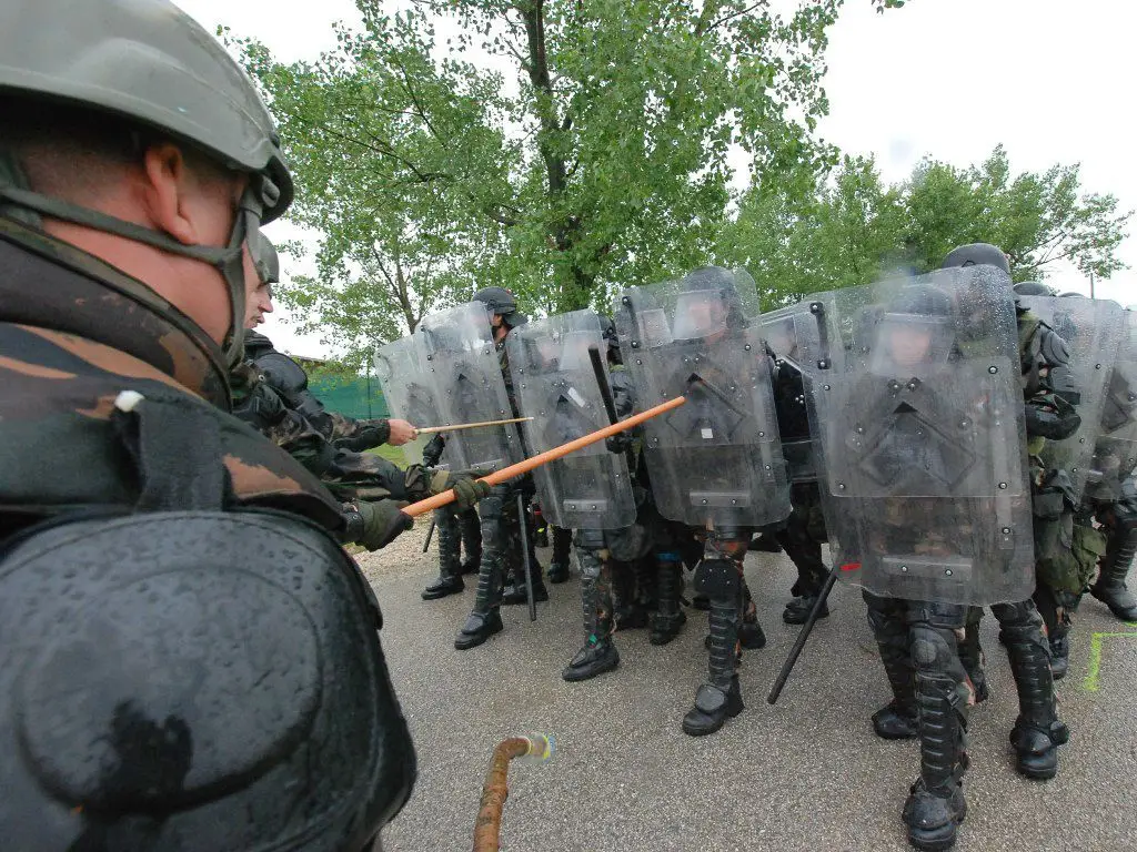 Fire Phobia: Wiedzą, jak reagować na agresję demonstrantów