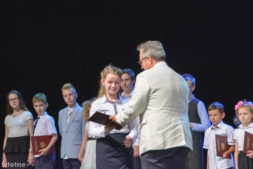 Prezydent Piotr Roman nagrodził najzdolniejszych uczniów