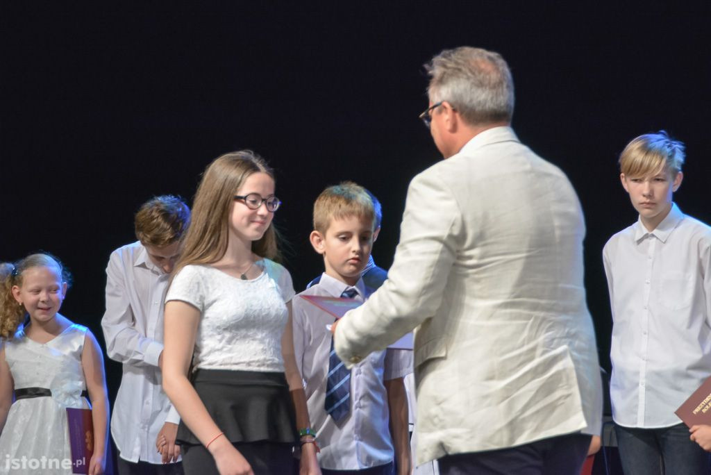 Prezydent Piotr Roman nagrodził najzdolniejszych uczniów