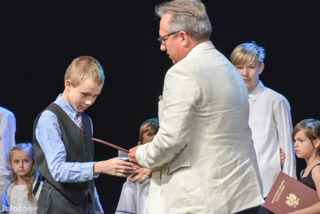 Prezydent Piotr Roman nagrodził najzdolniejszych uczniów