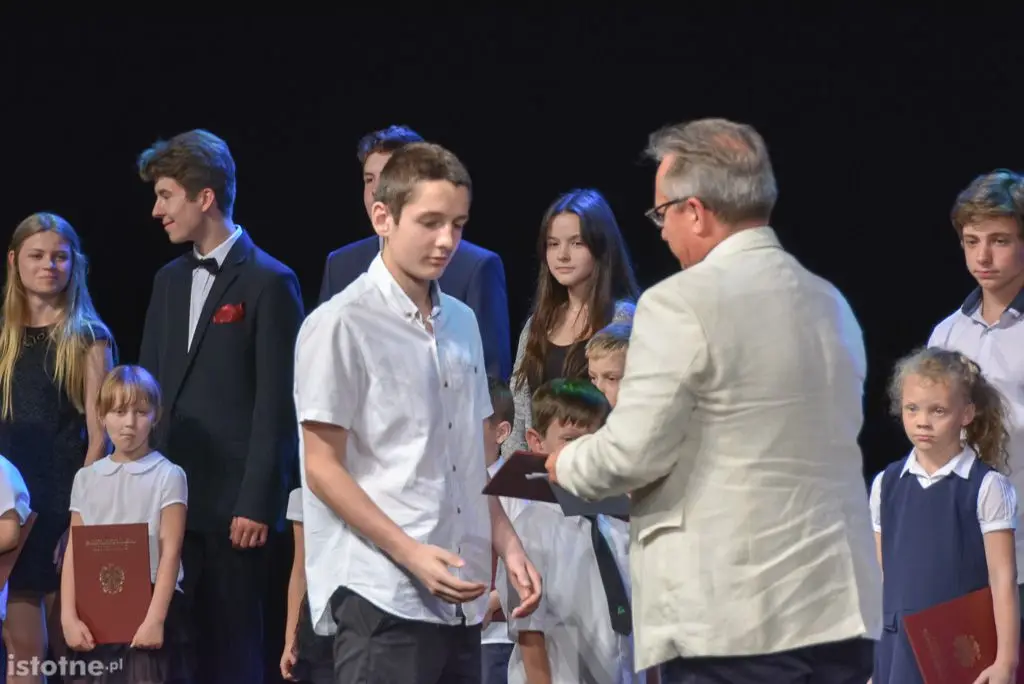 Prezydent Piotr Roman nagrodził najzdolniejszych uczniów