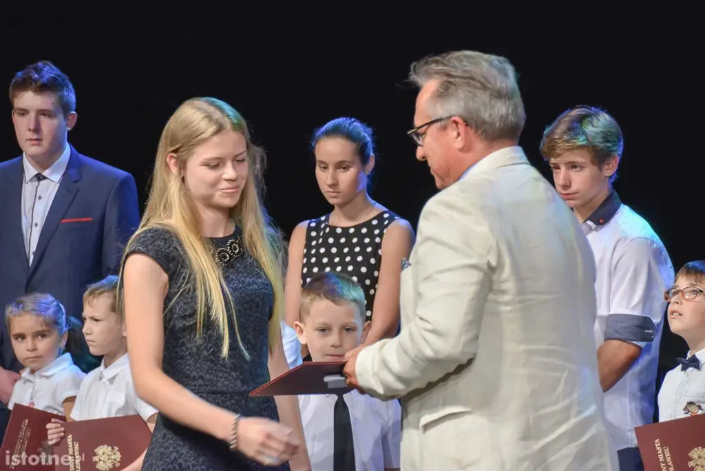Prezydent Piotr Roman nagrodził najzdolniejszych uczniów