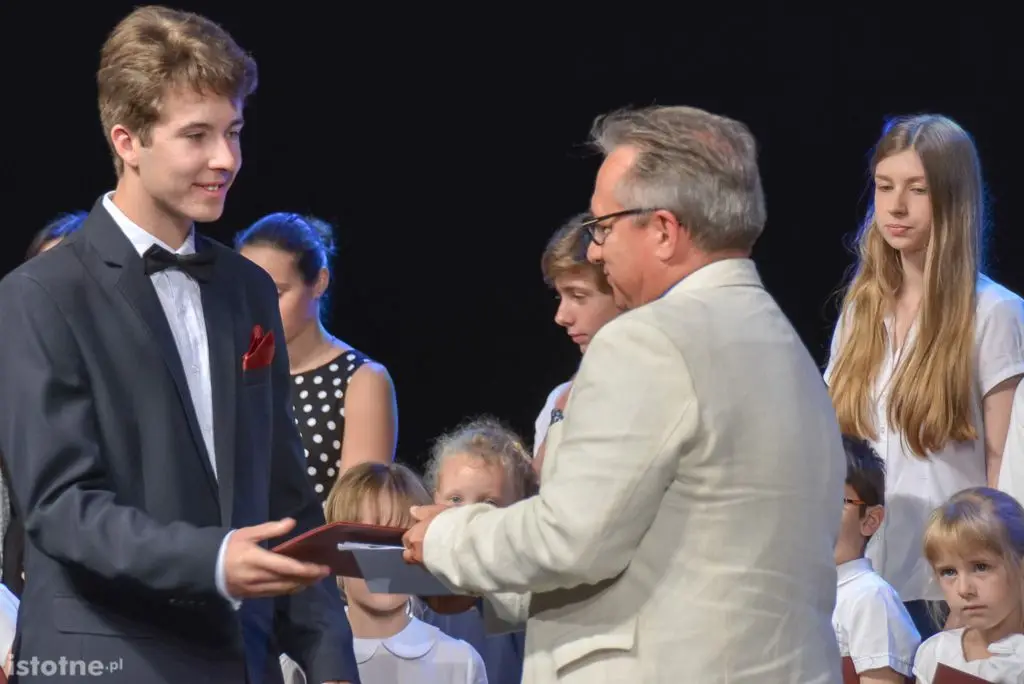 Prezydent Piotr Roman nagrodził najzdolniejszych uczniów