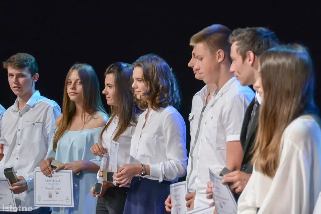 Prezydent Piotr Roman nagrodził najzdolniejszych uczniów