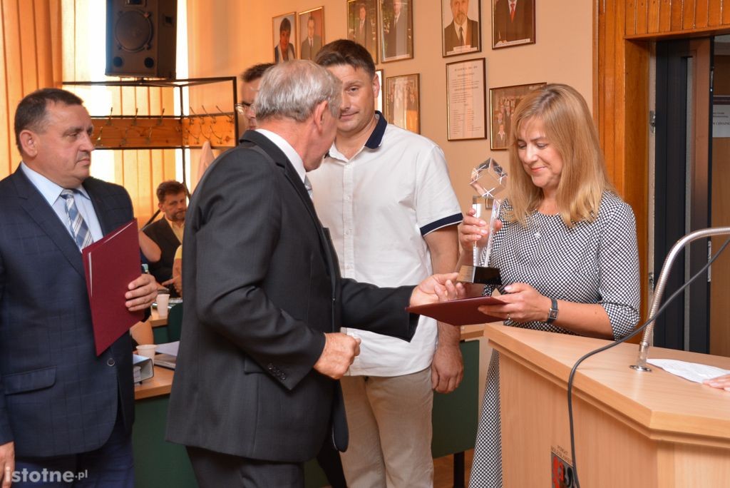 ZSOiZ i „Elektronik” uhonorowane przez Powiat