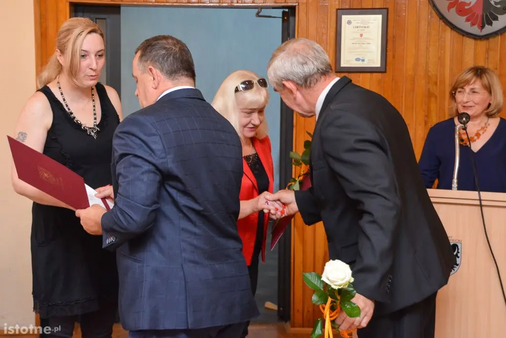 ZSOiZ i „Elektronik” uhonorowane przez Powiat