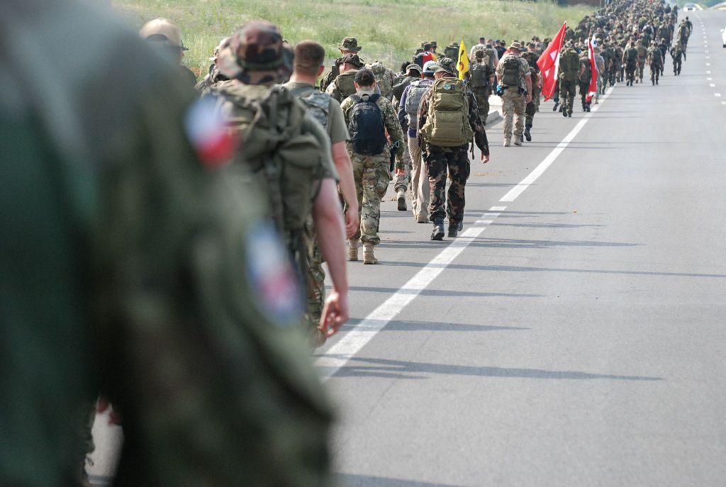 P. Lachowski i M. Pawłowski na podium Dancon March