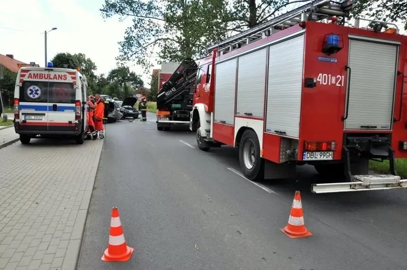 Wypadek w Zabłociu k. Nowogrodźca. Dwie osoby ranne