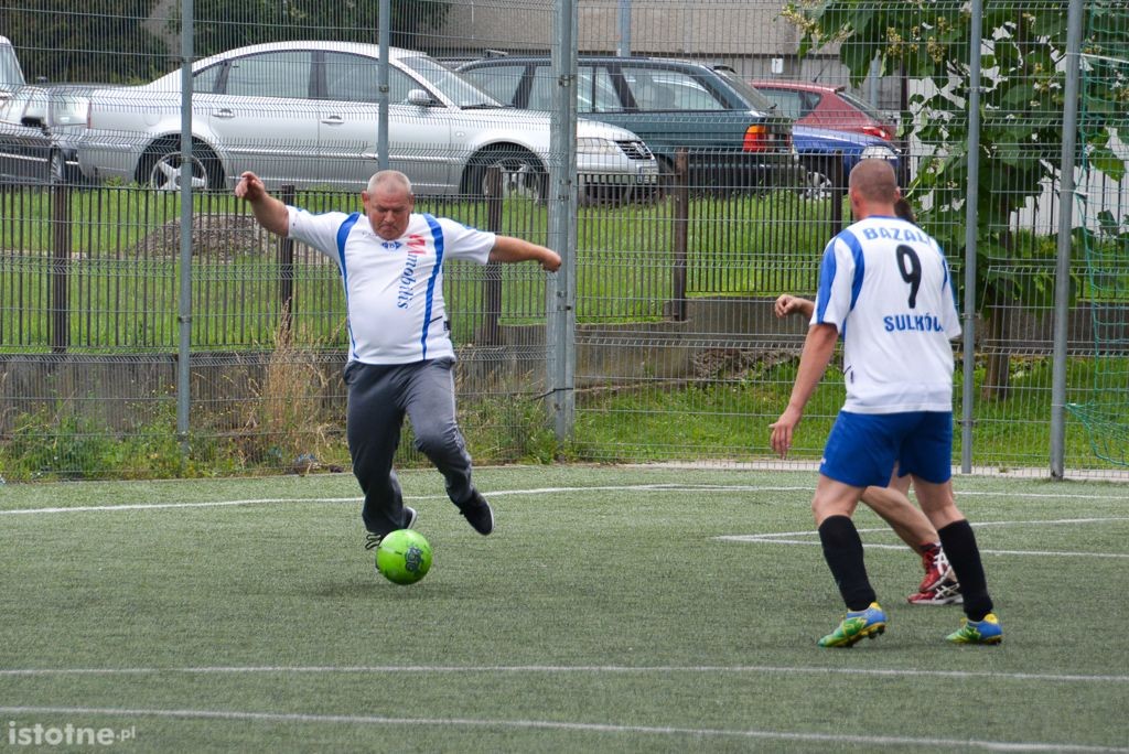 Piłkarski turniej górników z 3 kopalń na Orliku przy II LO