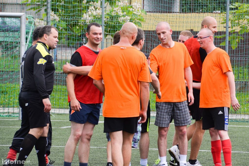 Piłkarski turniej górników z 3 kopalń na Orliku przy II LO