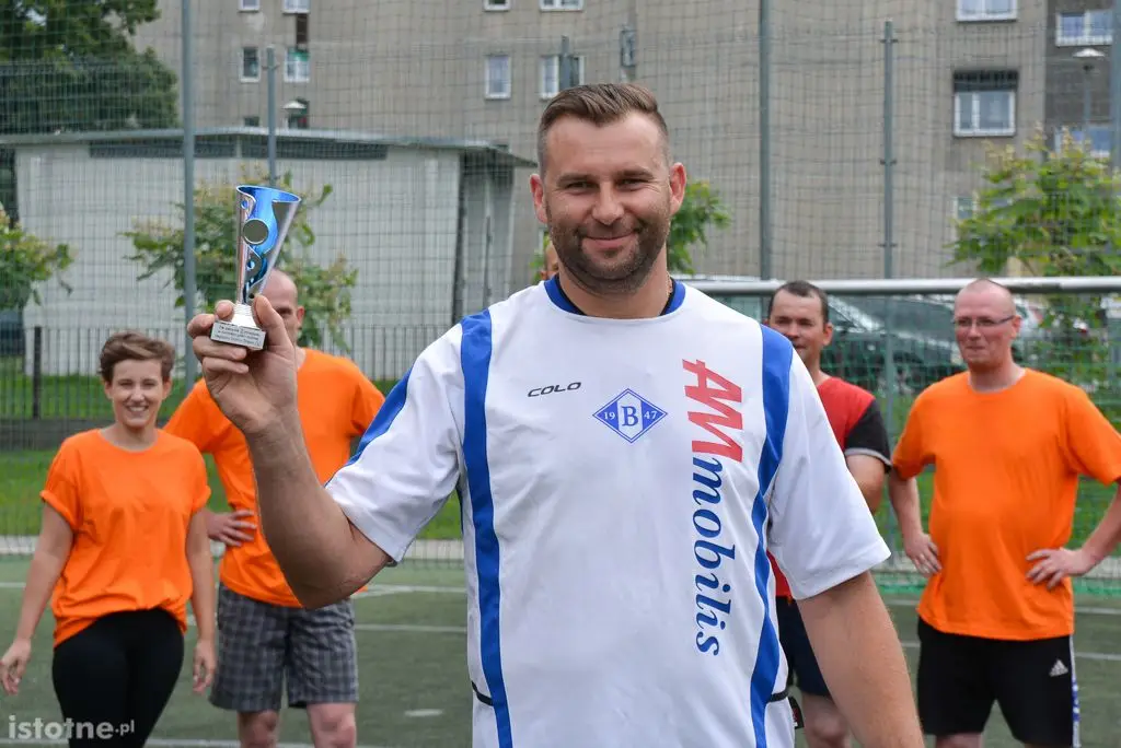Piłkarski turniej górników z 3 kopalń na Orliku przy II LO