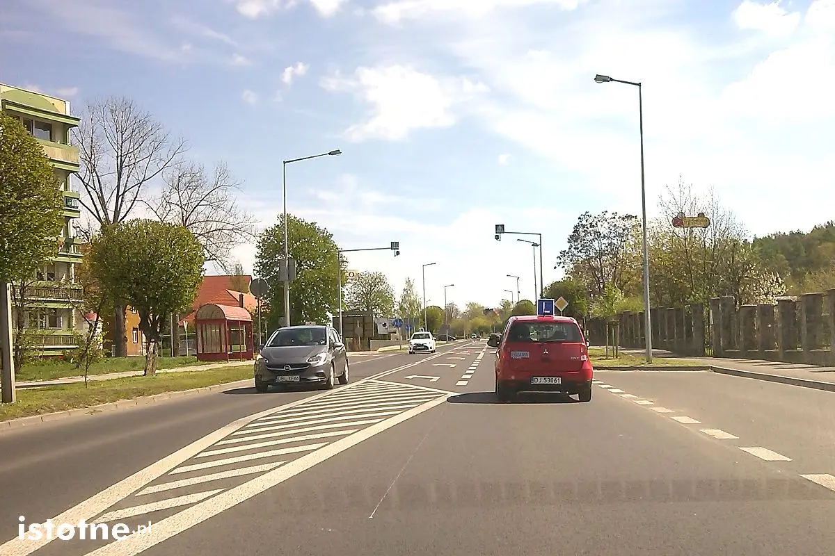 Egzamin na prawo jazdy na Alei Tysiąclecia w Bolesławcu