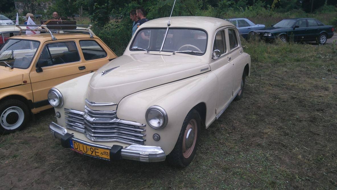 Spotkanie fanów klasycznych pojazdów w Tomaszowie