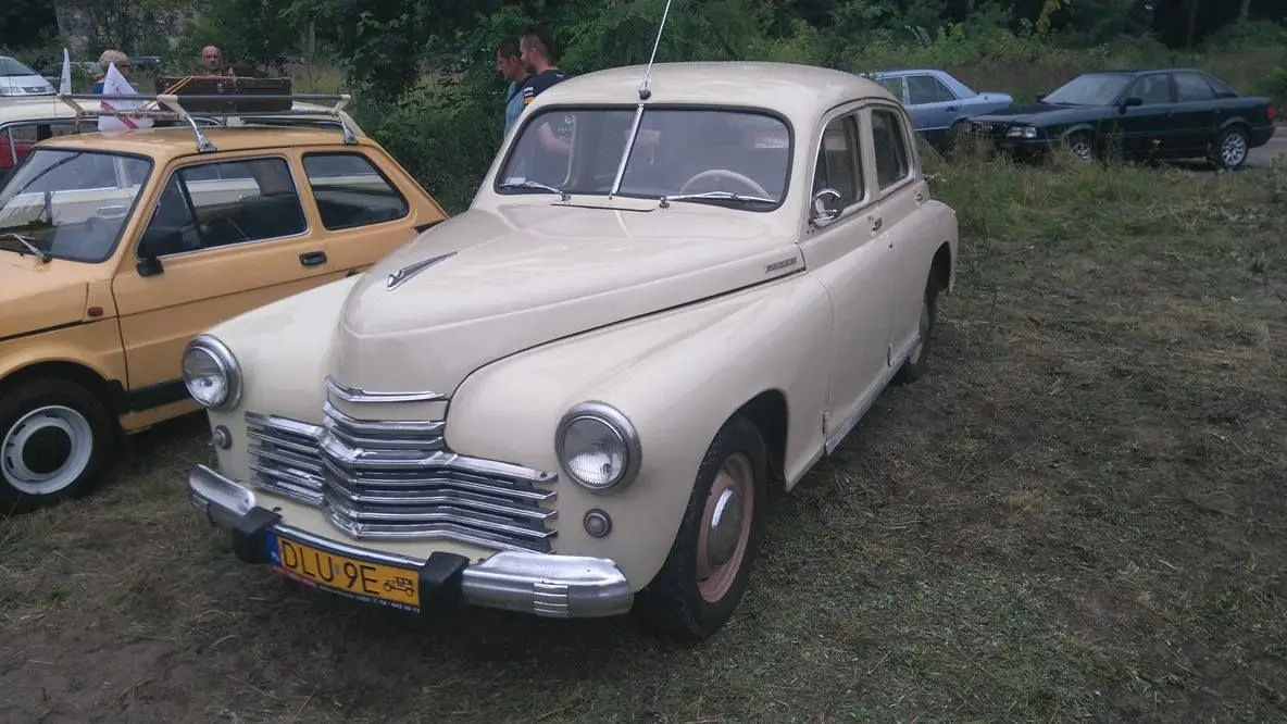 Spotkanie fanów klasycznych pojazdów w Tomaszowie