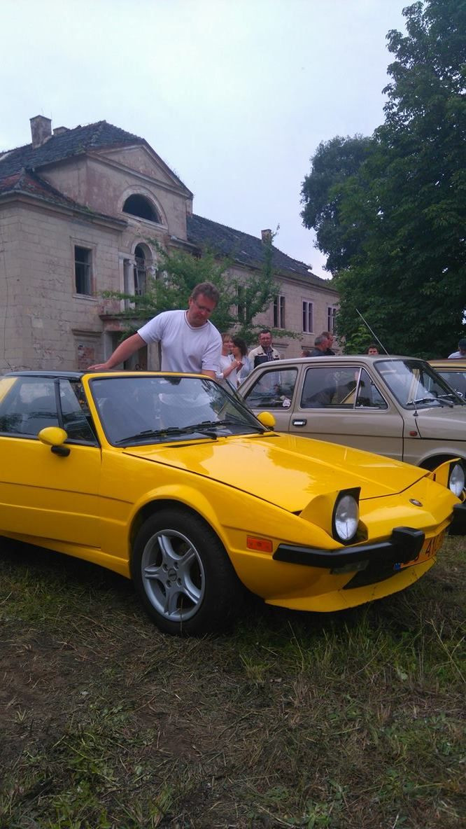 Spotkanie fanów klasycznych pojazdów w Tomaszowie