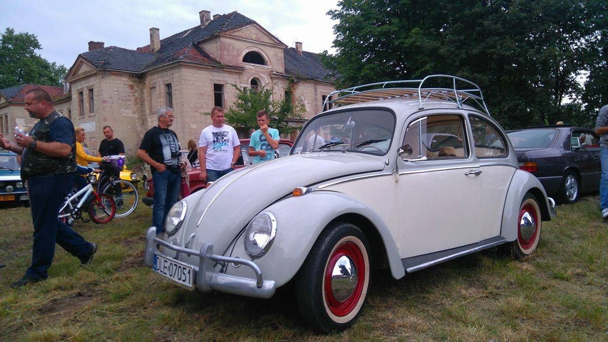 Spotkanie fanów klasycznych pojazdów w Tomaszowie