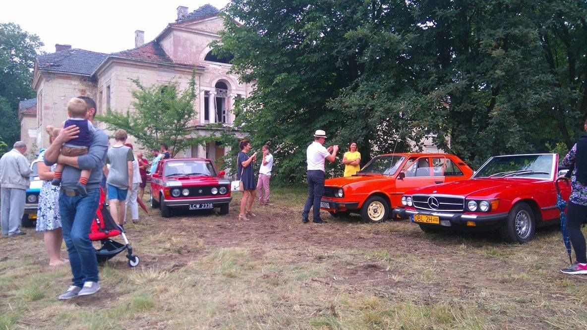 Spotkanie fanów klasycznych pojazdów w Tomaszowie