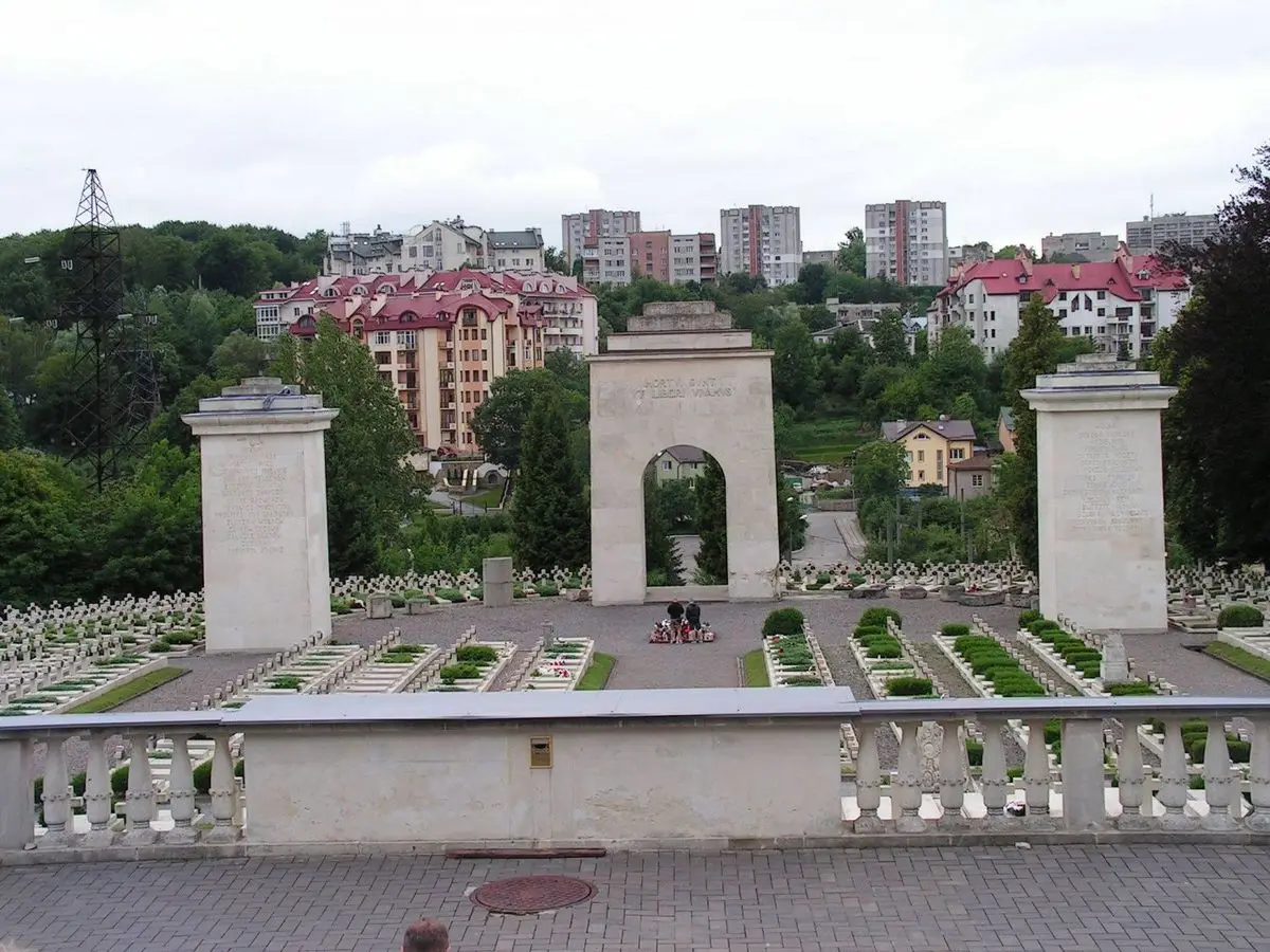 Bolesławianie ratowali polskie nekropolie na Kresach