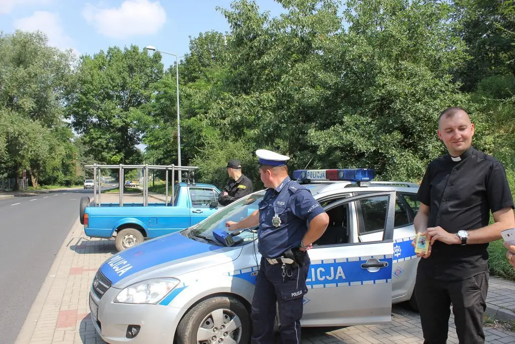 Policja i Bazylika: Obrazek z dekalogiem zamiast mandatu