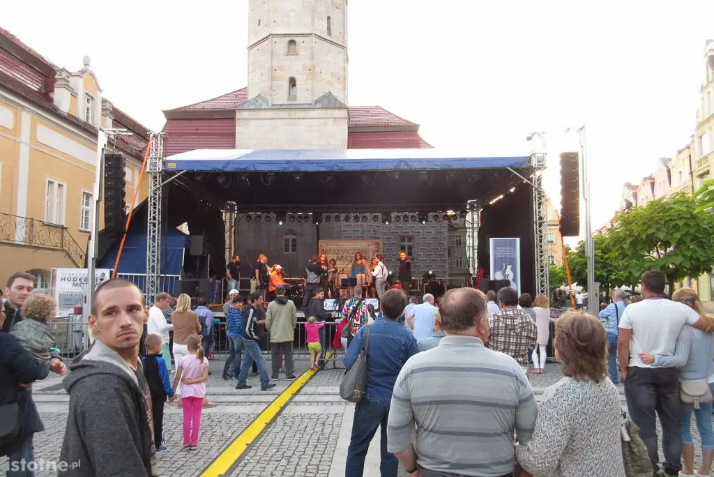 Publiczność koncertu Muzyczne Mosty
