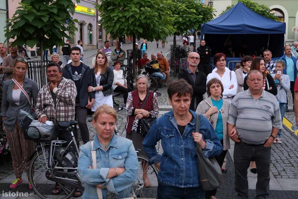 Publiczność koncertu Muzyczne Mosty
