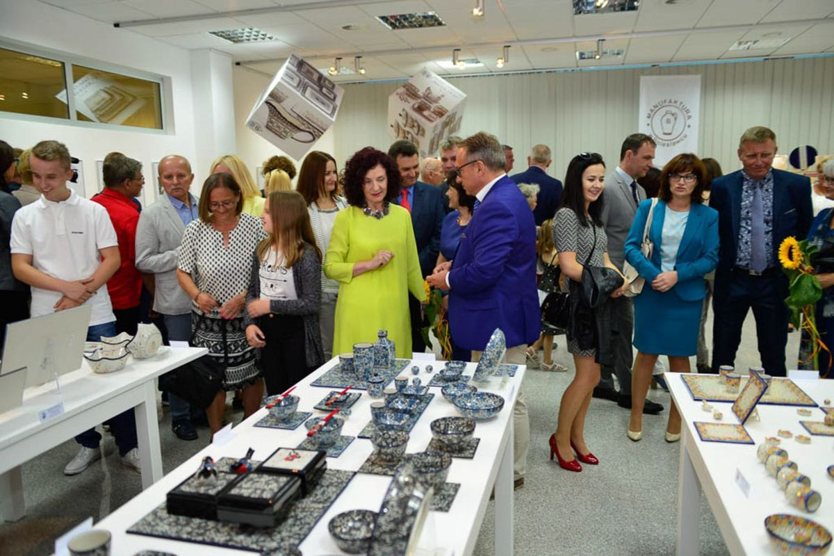 Przenikanie, poszukiwanie i wpływy lokalnych tradycji