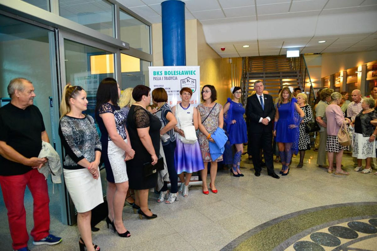 Przenikanie, poszukiwanie i wpływy lokalnych tradycji