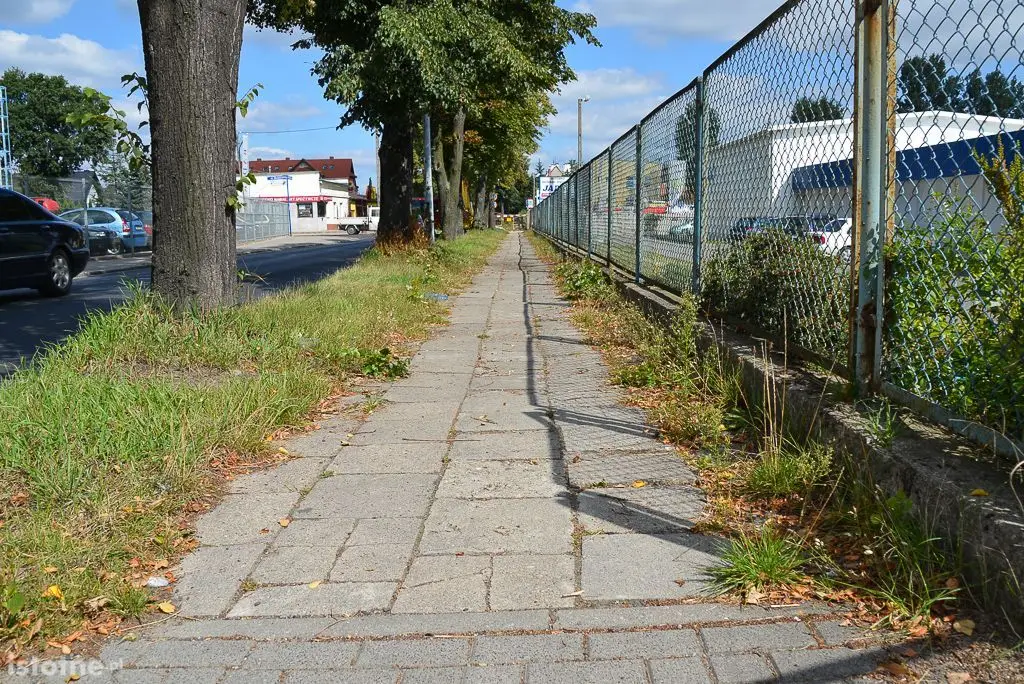 Miasto zapłaci za remont powiatowego chodnika