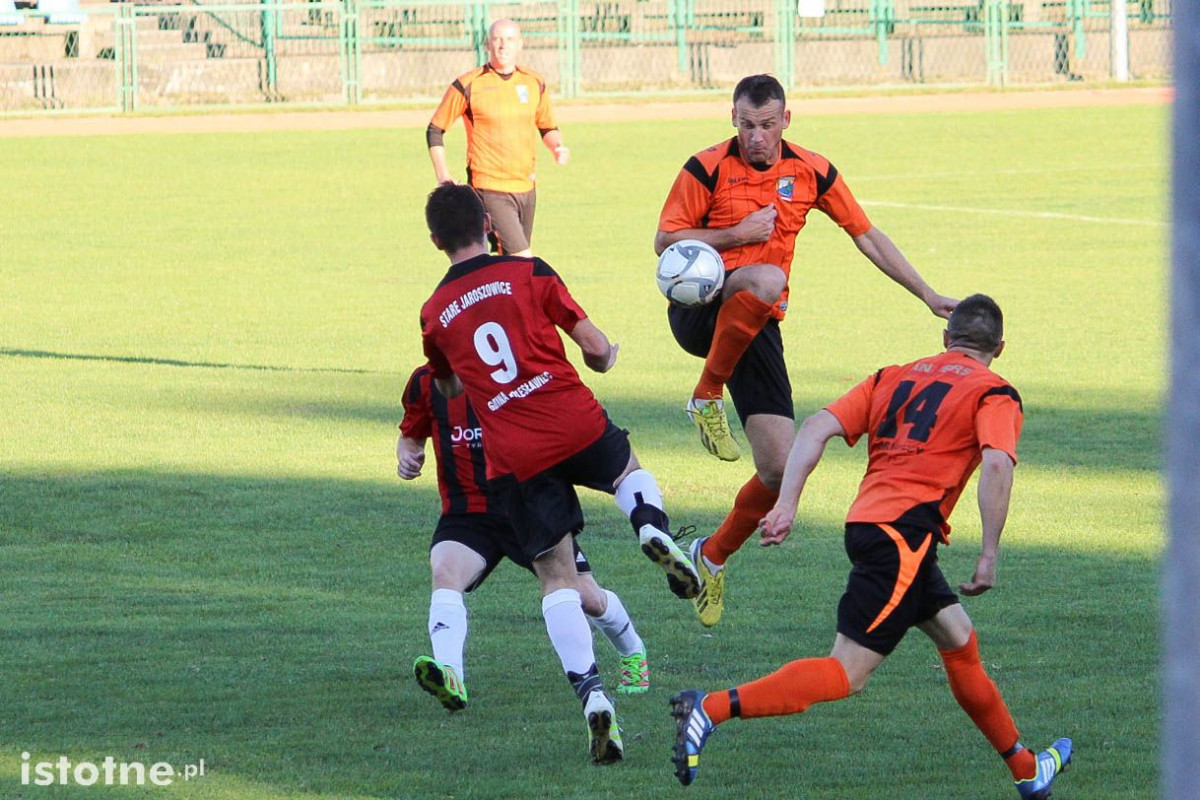 Twardy Świętoszów lepszy od KS Stare Jaroszowice