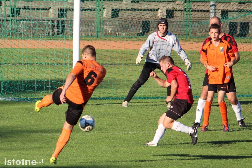 Twardy Świętoszów lepszy od KS Stare Jaroszowice