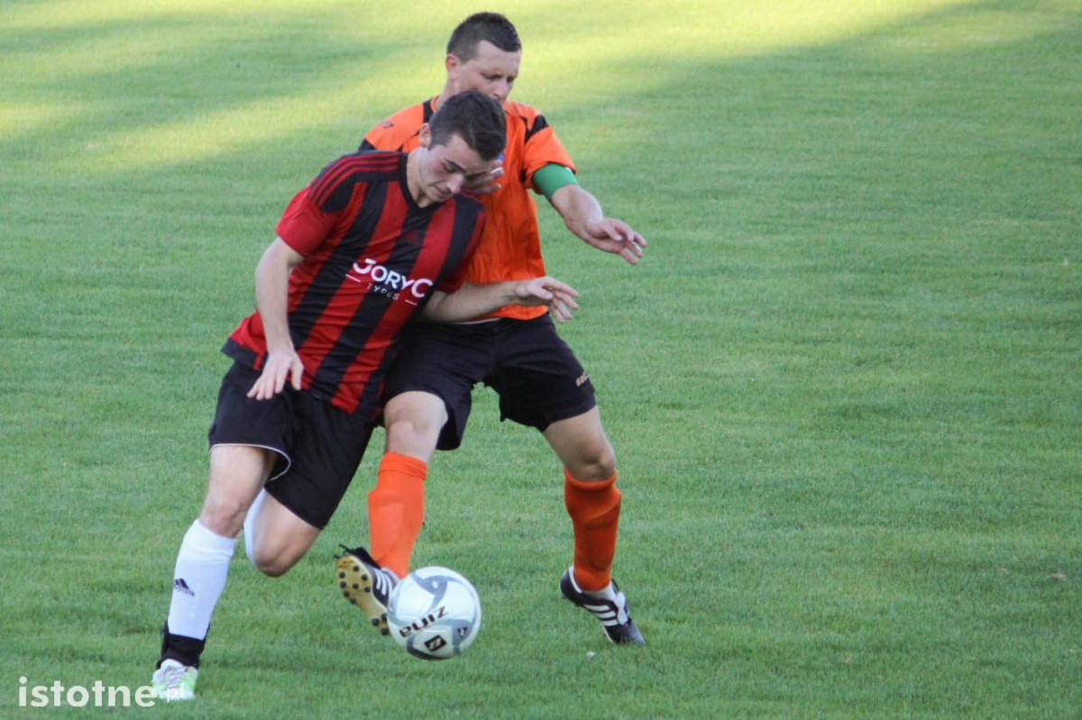 Twardy Świętoszów lepszy od KS Stare Jaroszowice