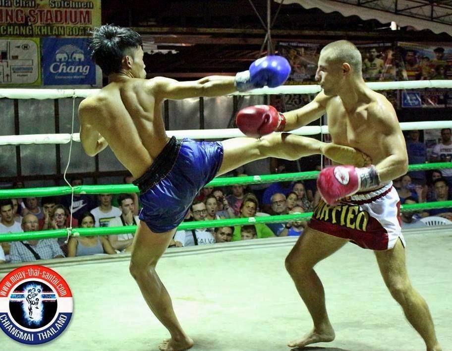 Mateusz Golsztajn walczy na zawodowym ringu w Tajlandii