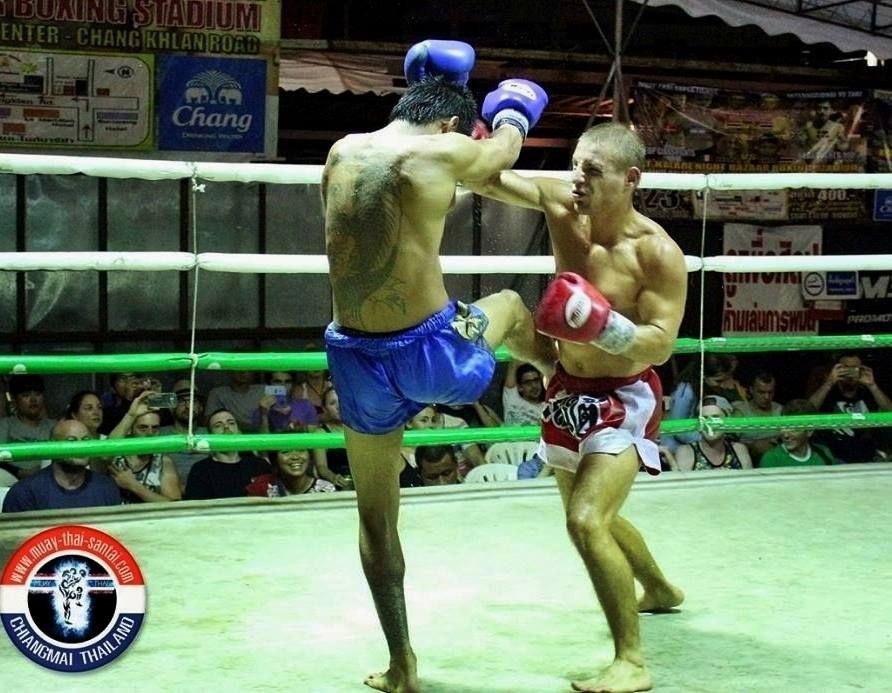 Mateusz Golsztajn walczy na zawodowym ringu w Tajlandii